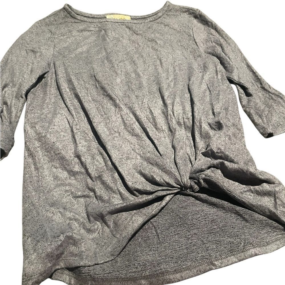 Davina Gray  Women's Knot Front Top new with tags size small